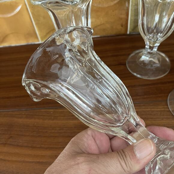 Vintage Tulip Ice Cream Sundae Sherbet Glasses 4-Piece Set - Picture 4 of 8